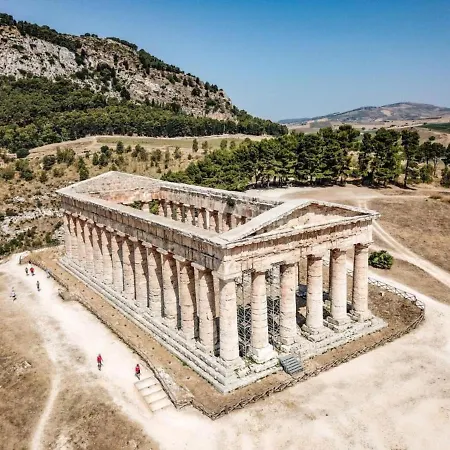 Helimos Segesta *